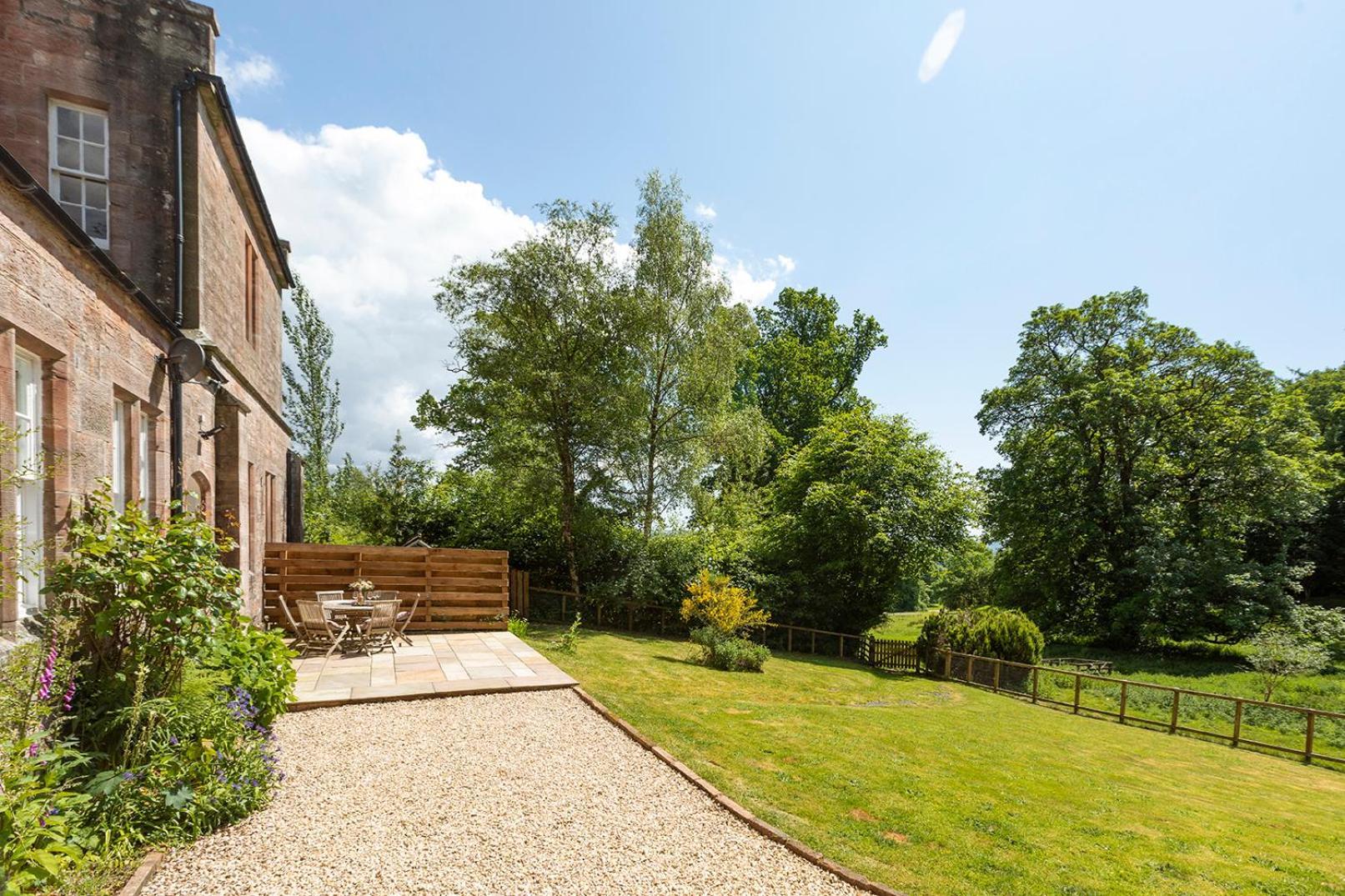 Laundry Cottage: Drumlanrig Castle Thornhill  Exterior photo